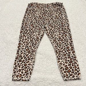 Leopard Print Activewear Capri Pants